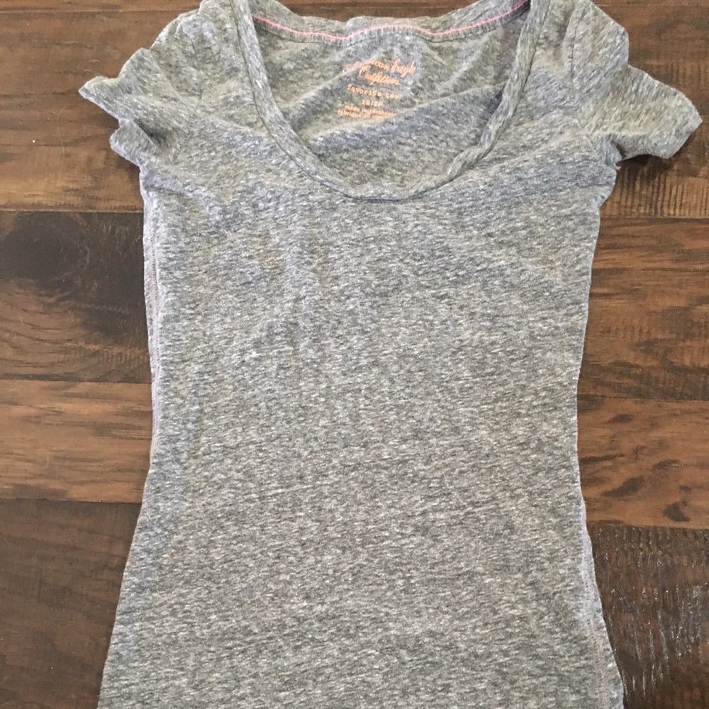American Eagle Favorite Tee - Picture 5 of 5